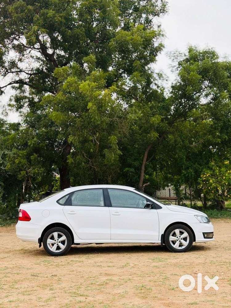 Skoda Rapid 1.5 Tdi Ambition With Alloy Wheel, 2015, Diesel