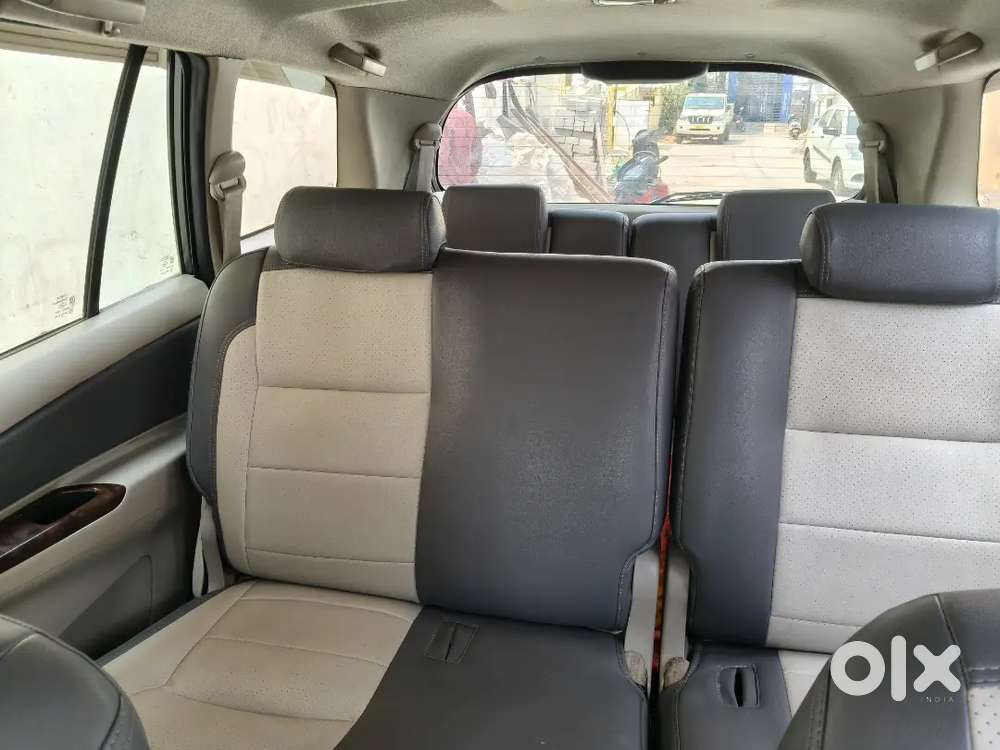 Toyota Innova 2013 Diesel 240000 Km Driven