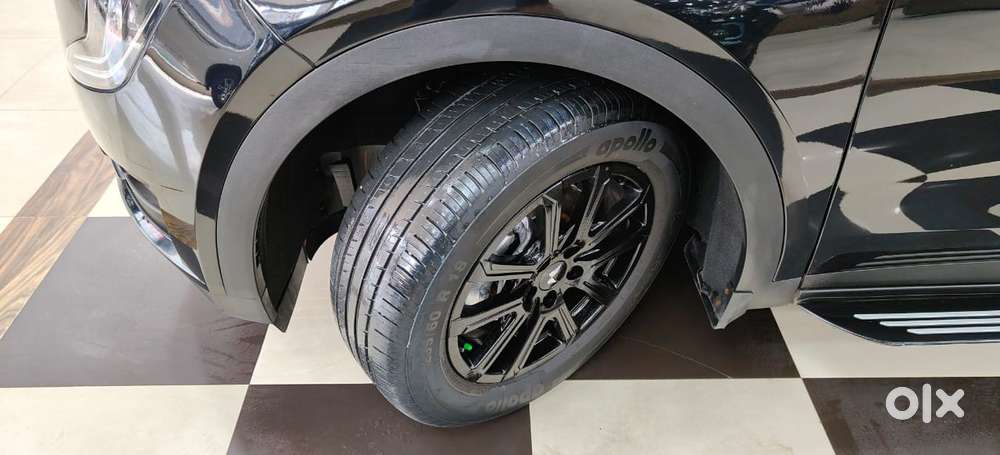 Mahindra Xuv700 2.0 Ax 7 Petrol At Str, 2024, Petrol