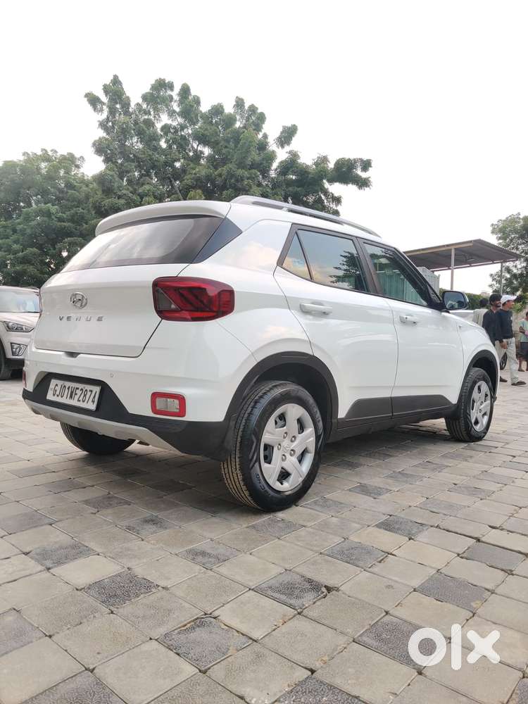 Hyundai Venue S 1.2 Petrol, 2022, Petrol