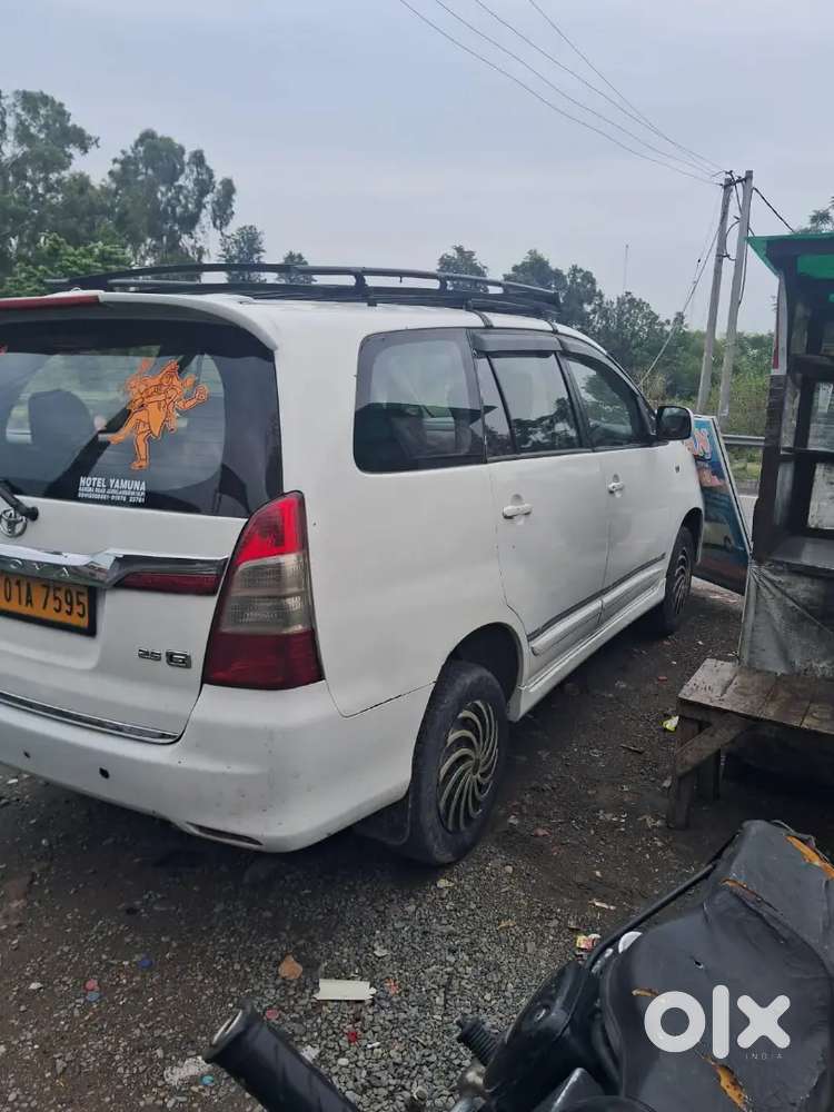 Toyota Innova 2015 Diesel Well Maintained