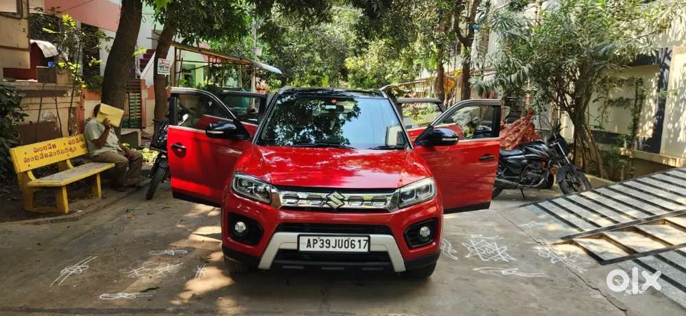 Selling Showroom Condition Vitara Brezza Zxi Plus Dualctone