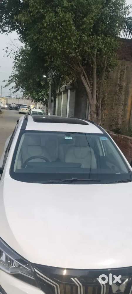 Mahindra Xuv700 2022 Petrol 26000 Km Driven
