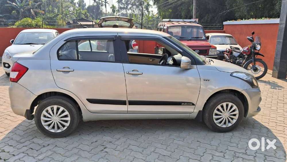 Maruti Suzuki Swift Dzire Vxi(o) Mt, 2017, Petrol