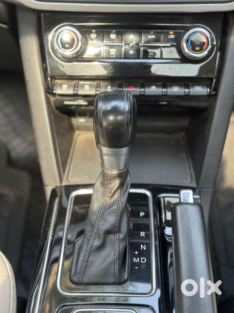 Mahindra Xuv700 2.2 Ax 7 Diesel At Str Awd, 2023, Diesel