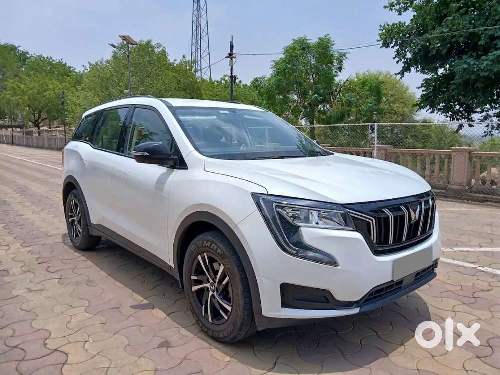 Mahindra Xuv700 Mx Petrol | 5-seater Manual | 25,000 Km | Mint Conditi