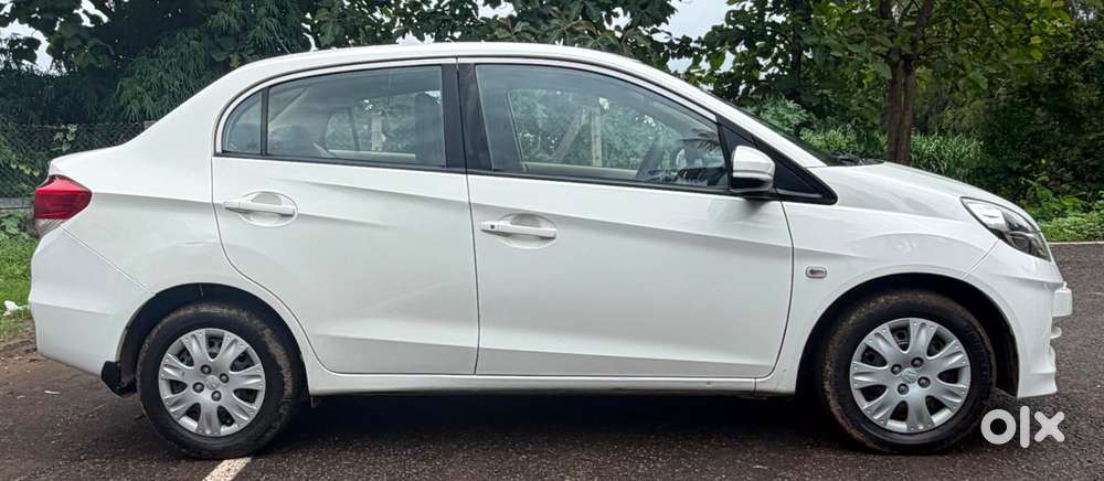 Honda Amaze 2nd Gen Vx, 2015, Petrol
