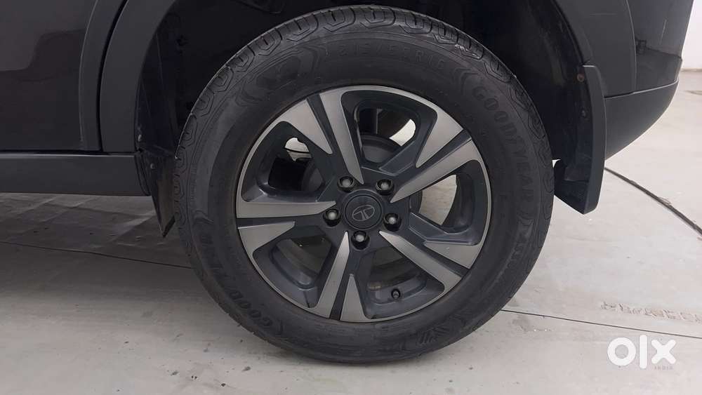 Tata Nexon Creative Plus 1.2 Petrol 6mt Dark Edition, 2024, Petrol
