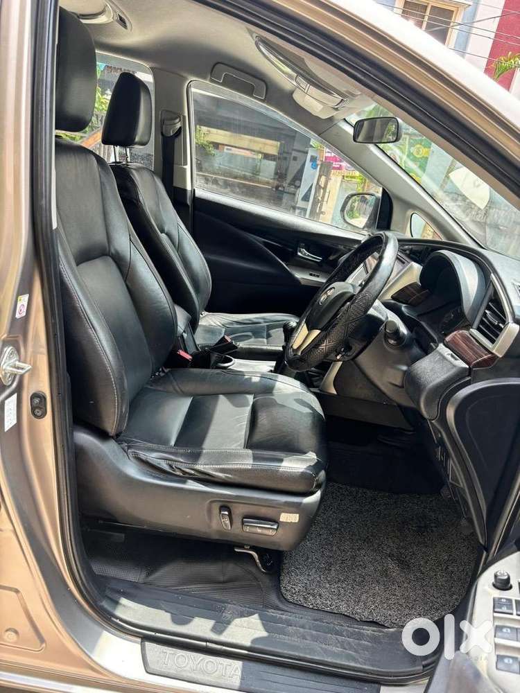 Toyota Innova Crysta 2016 Diesel Well Maintained