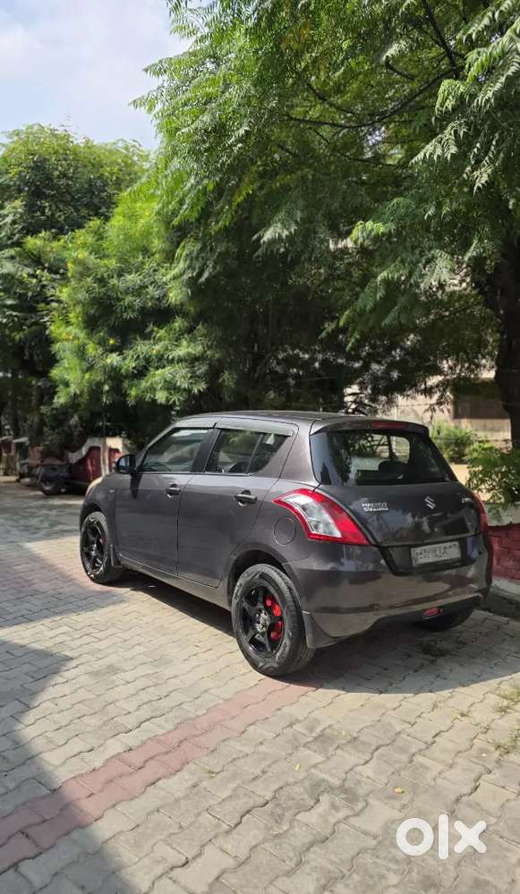 Well-maintained 2016 Maruti Suzuki Swift Vxi Petrol