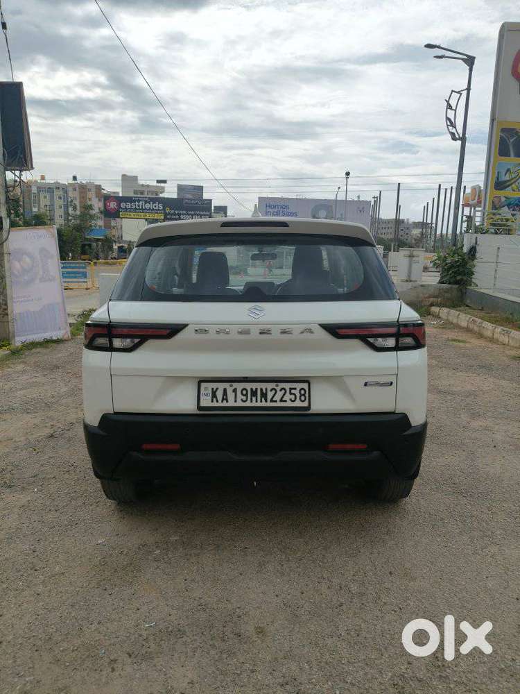 Maruti Suzuki Brezza 1.5 Vxi Smart Hybrid, 2023, Petrol