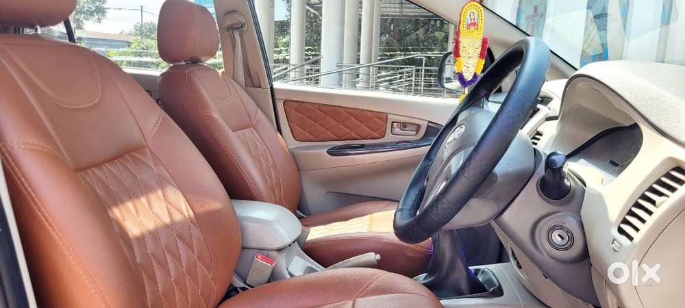 Toyota Innova 2.5 G (diesel) 8 Seater, 2015