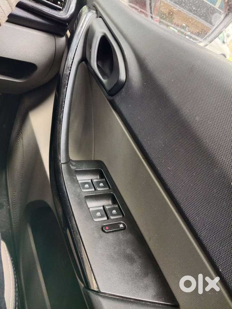 Tata Tiago 1.2 Revotron Xt, 2017, Petrol