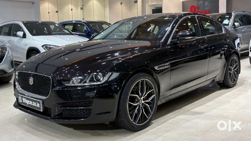Jaguar Xe Portfolio, 2017, Petrol