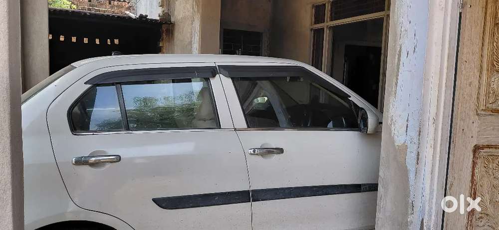 Maruti Suzuki Dzire 2015 Diesel 70000 Km Driven