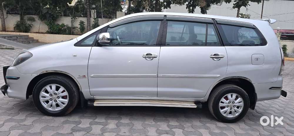 Toyota Innova 2004-2011 2.5 V Diesel 8-seater, 2010, Diesel