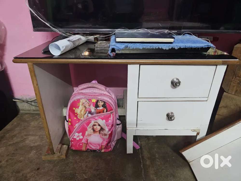 Kids table with drawers