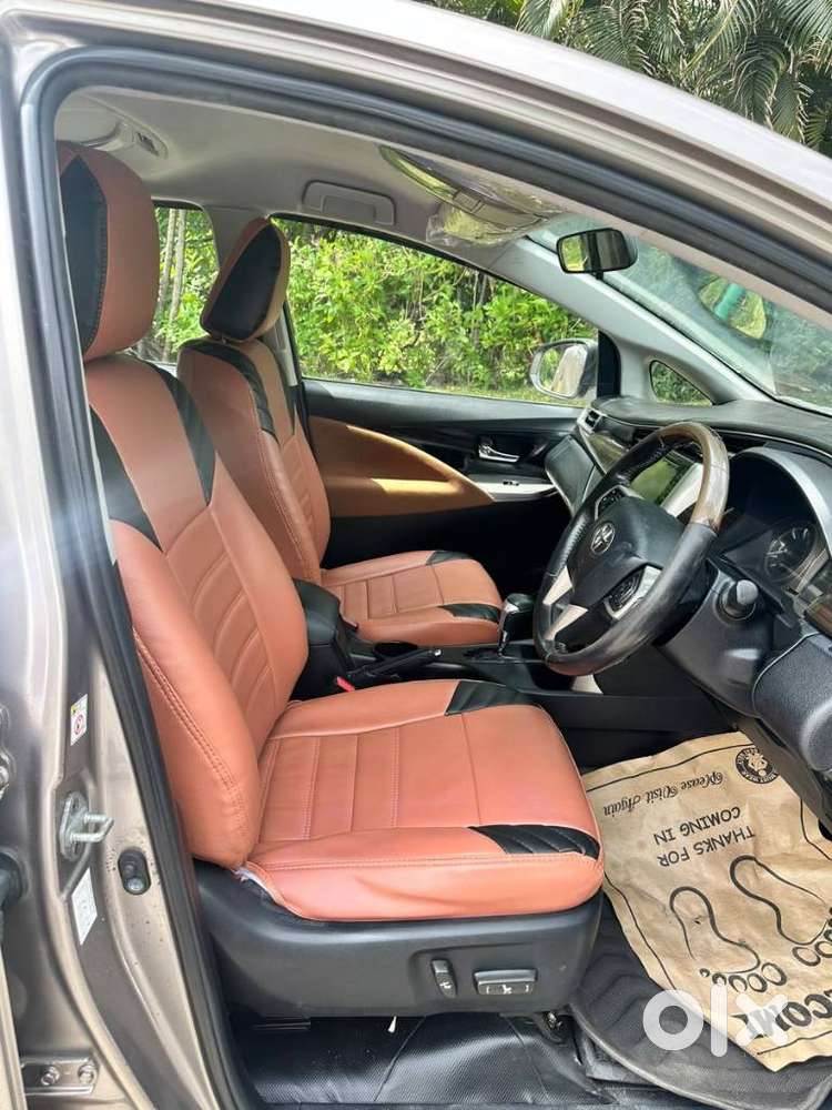 Toyota Innova Crysta 2.8z Automatic, 2016, Petrol