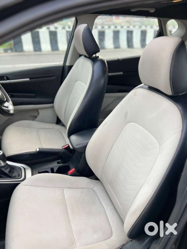 Kia Sonet Top Modal Push Button Start,