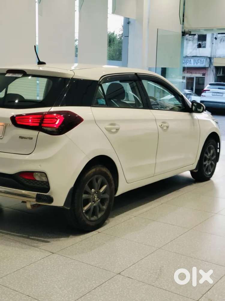 Hyundai I20 Sportz 1.2 Ivt, 2020, Petrol