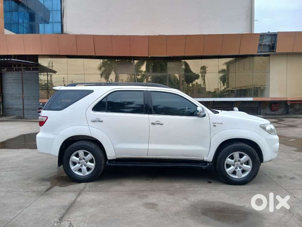 Toyota Fortuner 4x4 Manual Limited Edition, 2010, Diesel