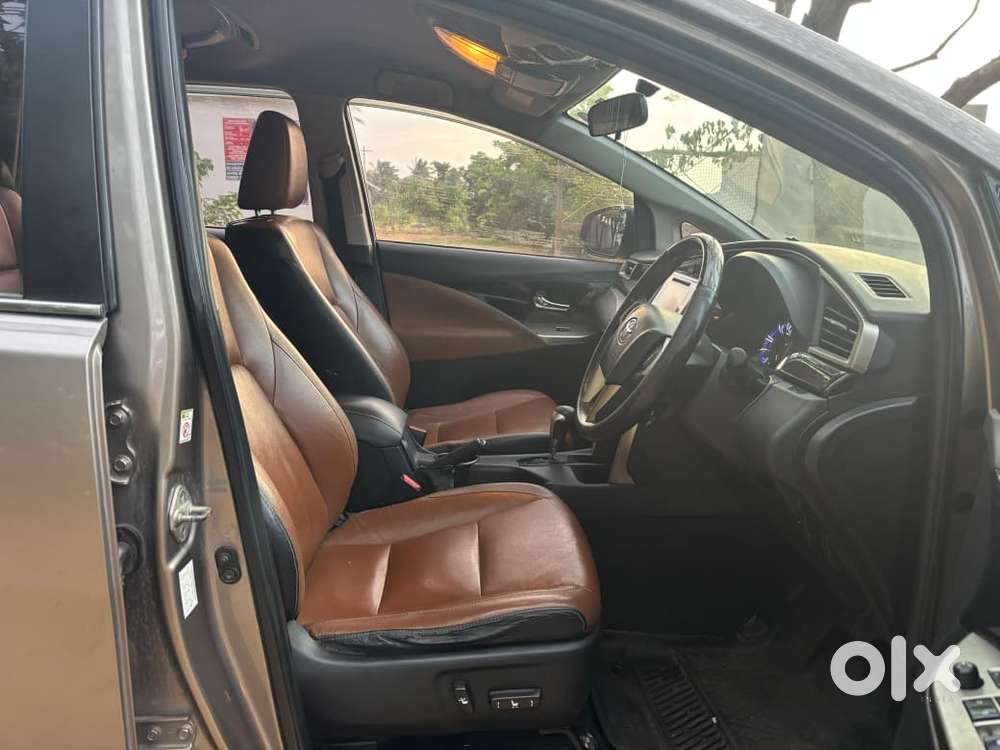 Toyota Innova Crysta 2.8z Automatic, 2017, Diesel