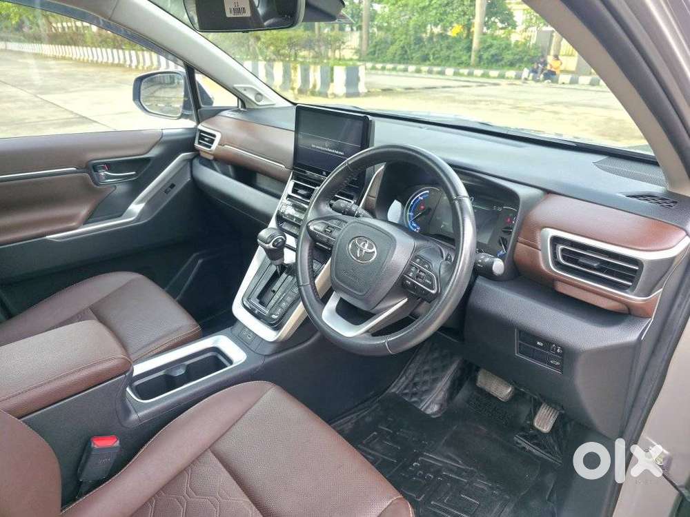Toyota Innova Hycross 2.0 Zx (o) Hybrid 7 Str, 2024, Petrol