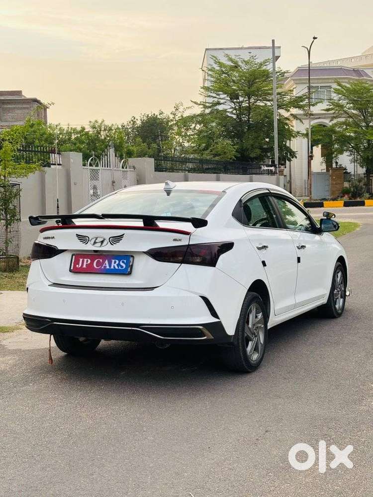Hyundai Verna 1.5 Sx Ivt, 2022, Petrol