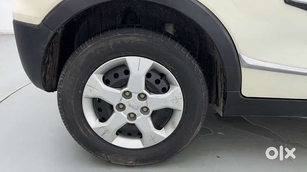 Mahindra Xuv300 W6, 2022, Petrol