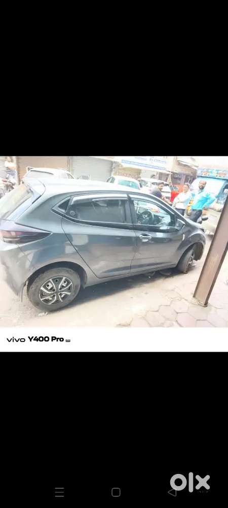 Tata Altroz Nov -2023 Petrol 40000 Km Driven Well Maintain Car