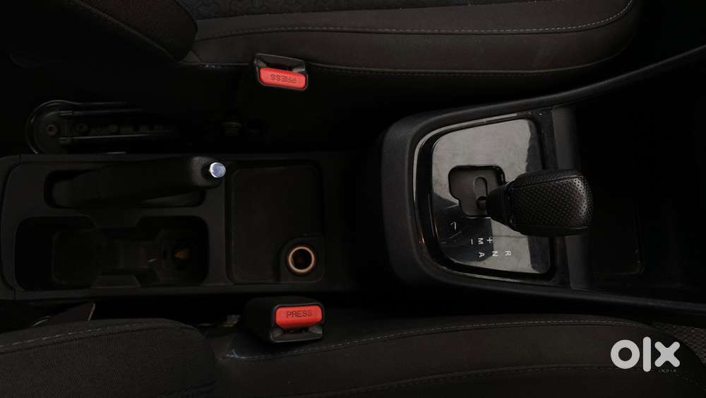 Tata Punch 1.2 Revotron Creative Amt Dual Tone, 2022, Petrol