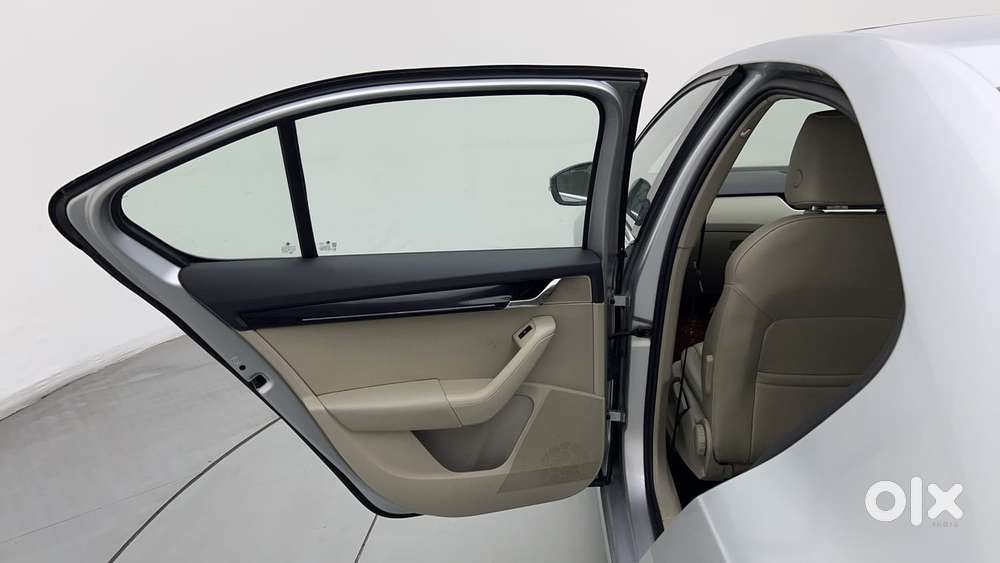 Skoda Octavia 2.0 L K Tsi At, 2018, Petrol