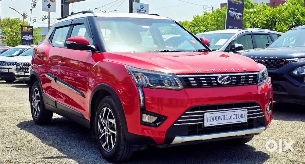 Mahindra Xuv300 1.2 W8 (o) Amt Dual Tone Petrol, 2022, Petrol