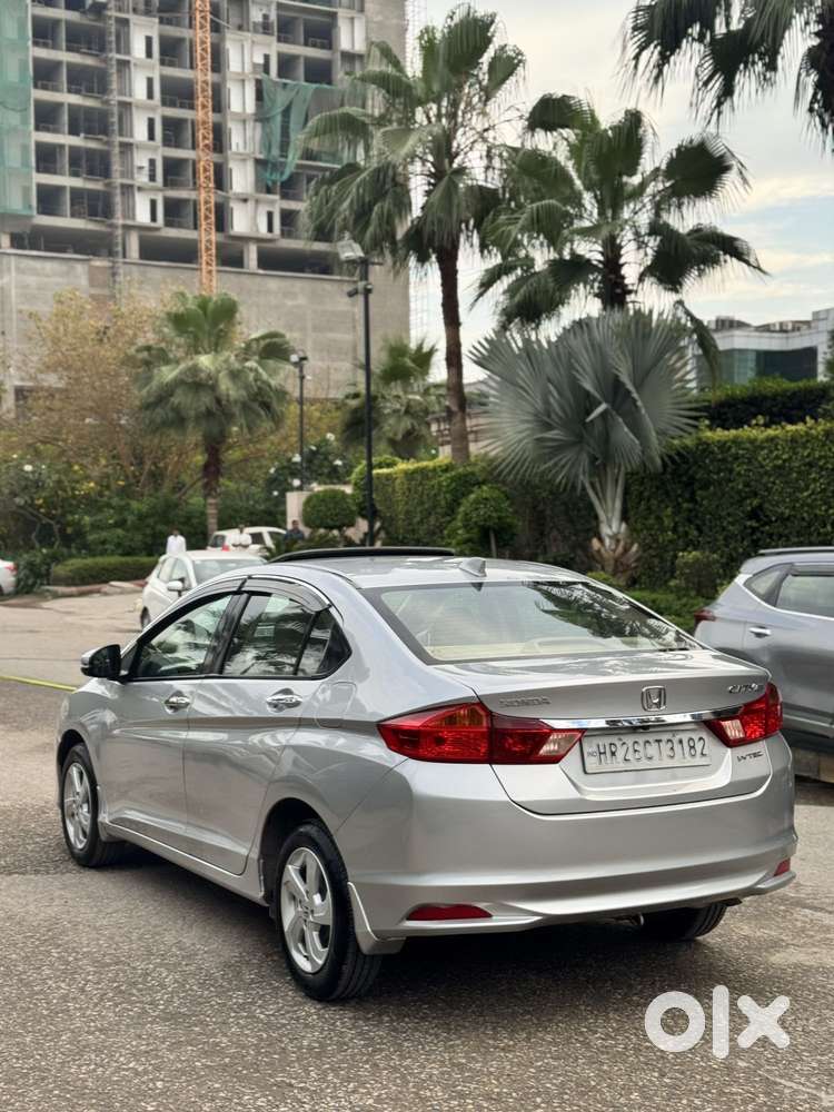 Honda City V Mt Sunroof, 2015, Petrol