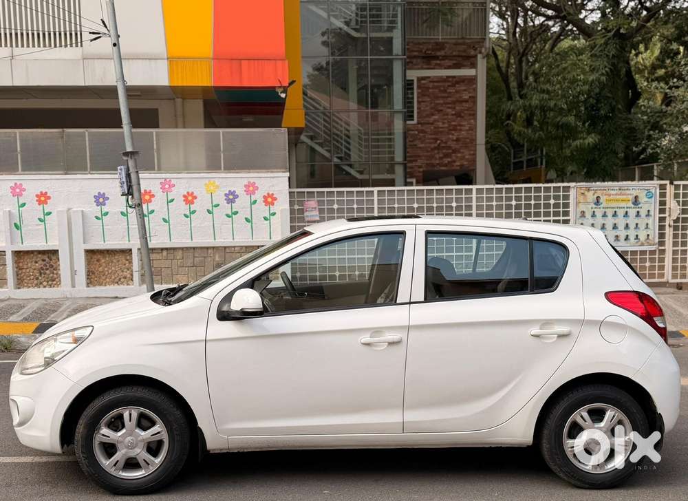 Hyundai I20 2010-2012 1.2 Asta Option With Sunroof, 2011, Petrol