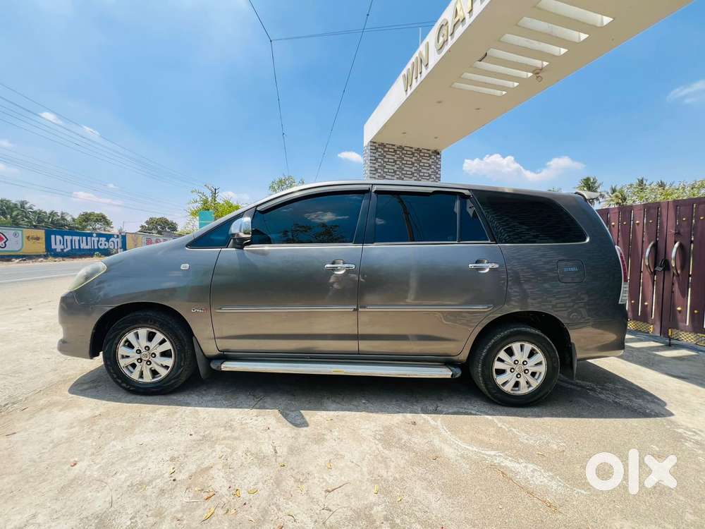 Toyota Innova 2004-2011 2.5 V Diesel 8-seater, 2011, Diesel