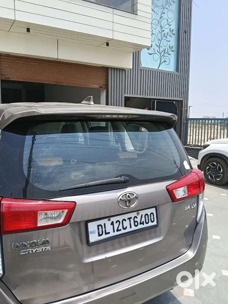 Toyota Innova Crysta 2.4gx