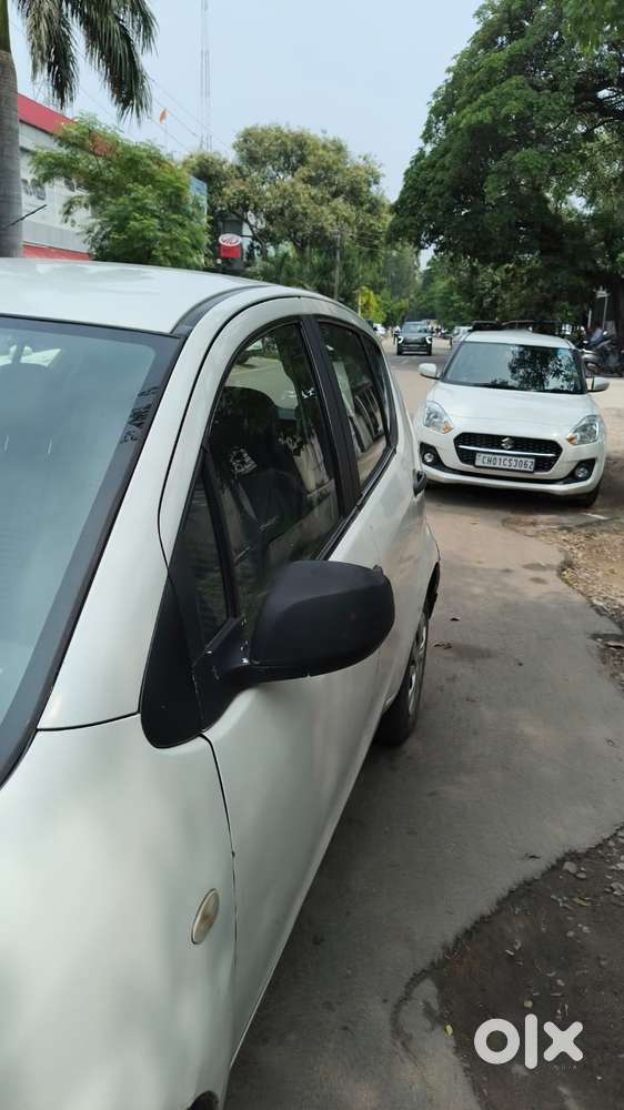 Maruti Suzuki Ritz Lxi, 2012, Petrol