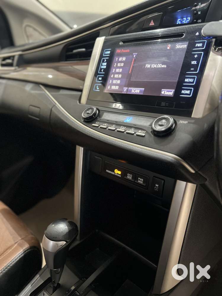 Toyota Innova Crysta 2.8 Zx At 7 Seater, 2017, Diesel