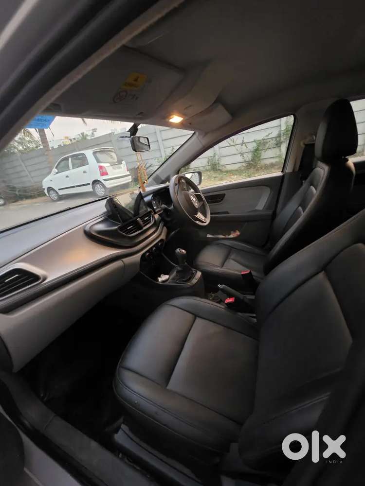 Urgent Sale Of Tata Altroz 2020 Petrol Well Maintained,