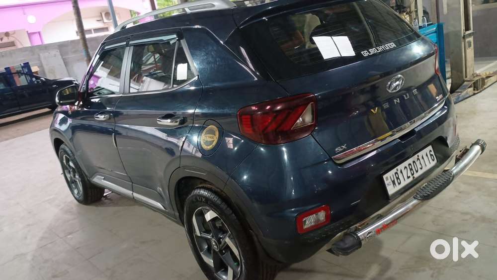 Hyundai Venue 2020 Petrol Well Maintained