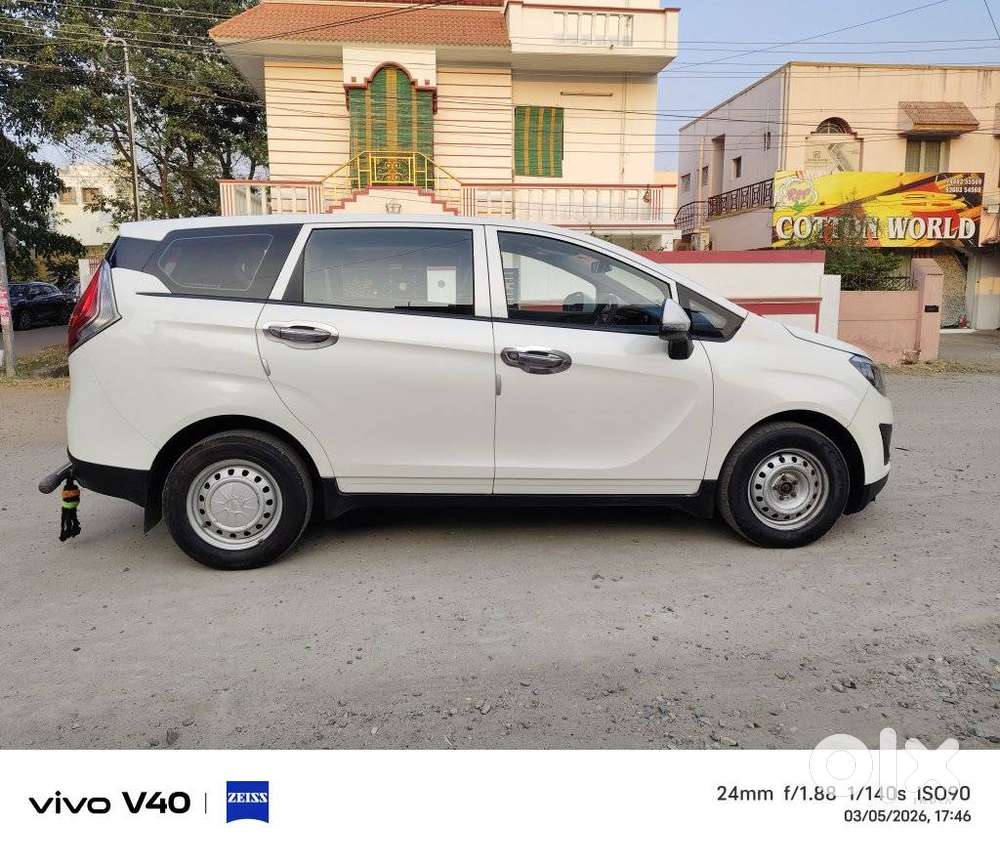 Mahindra Marazzo M2, 2022