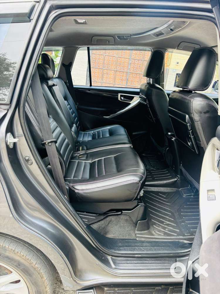 Toyota Innova Crysta 2.4 V 8 Str, 2016, Diesel