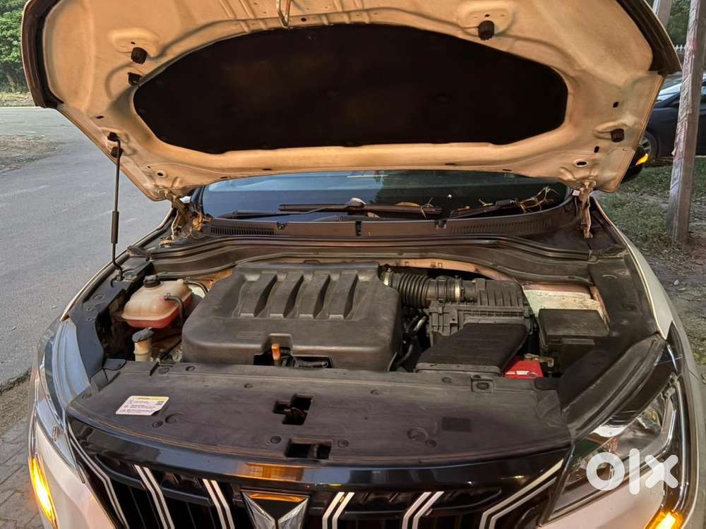 Mahindra Xuv700 2022 Petrol 65000 Km Driven