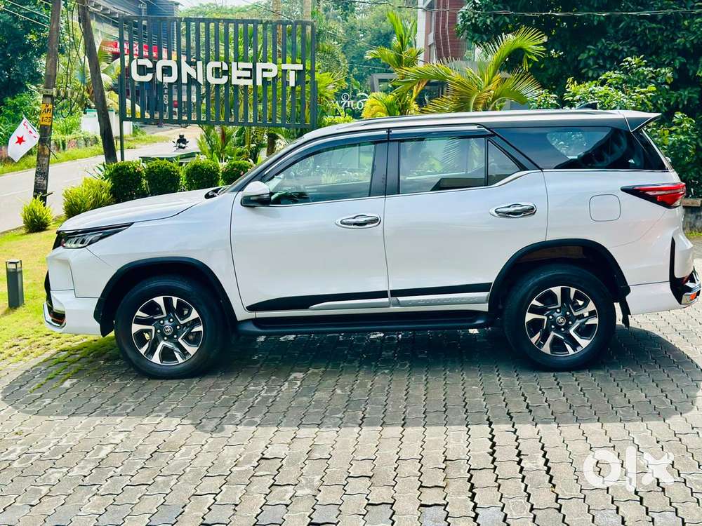 Toyota Fortuner Legender