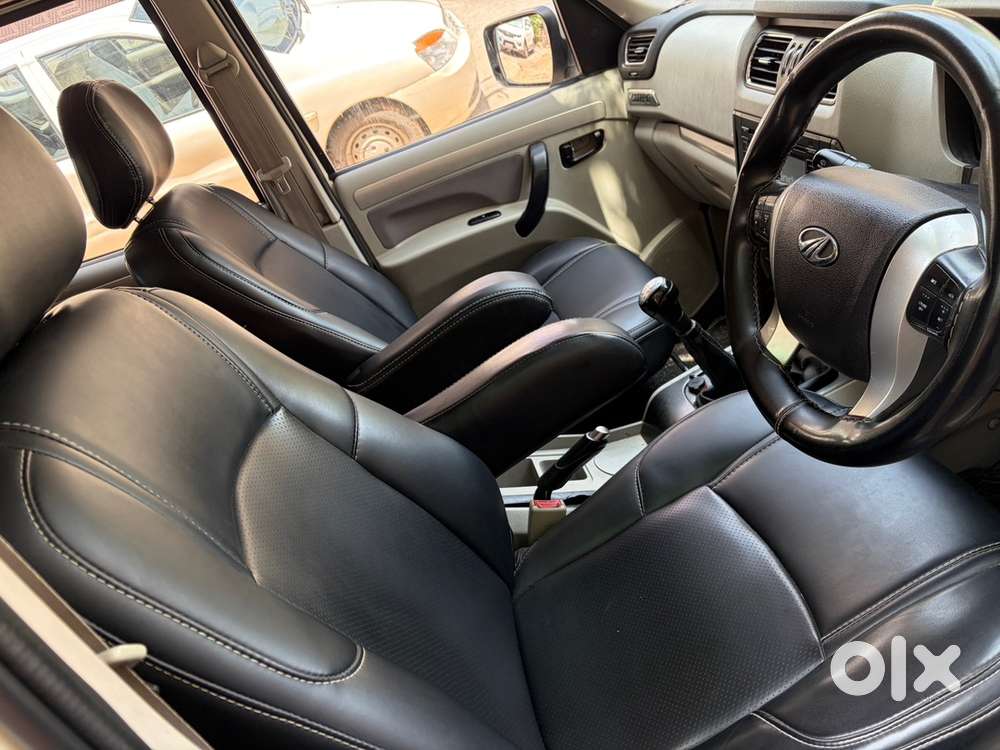Mahindra Scorpio S10 2016