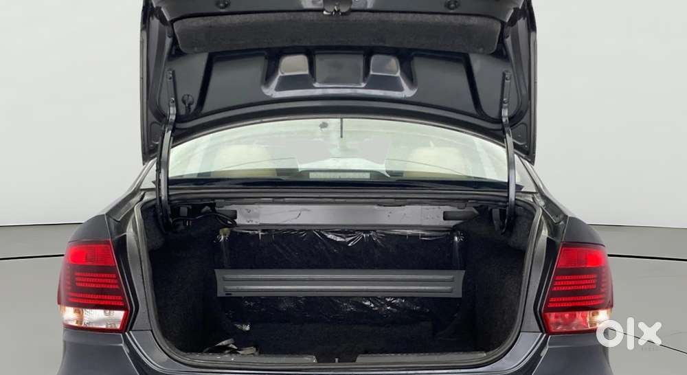 Volkswagen Vento 1.2 Tsi Highline Plus At, 2017, Petrol
