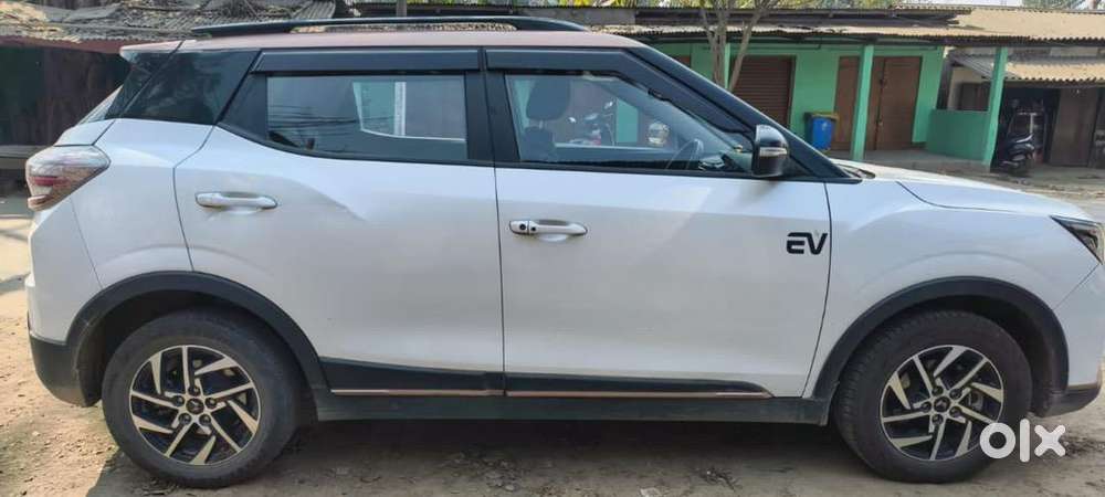 Mahindra Xuv400 Ev 2024 Electric Well Maintained