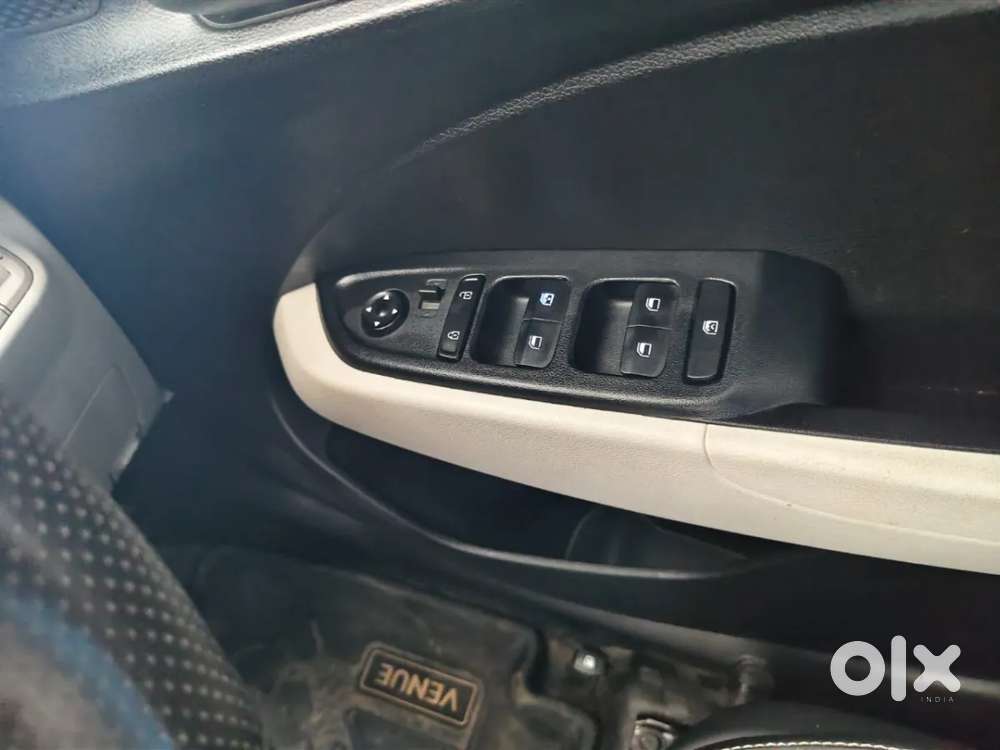 Hyundai Venue 1.0 S (o) Turbo Dct, 2024, Petrol