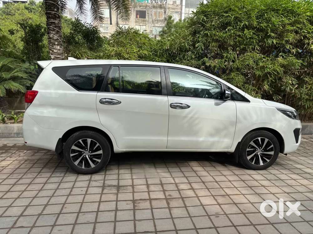 Toyota Innova Crysta [2020-ongoing] 2.4 Zx 7 Str, 2022, Diesel